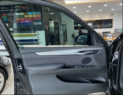 車身隔熱紙透光率流行約20%，前擋隔熱紙透光率應該選擇多少?